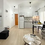 Apartment Stylish Retreat In The Heart Of Thessaloniki