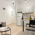 Stylish Retreat In The Heart Of 塞萨洛尼基