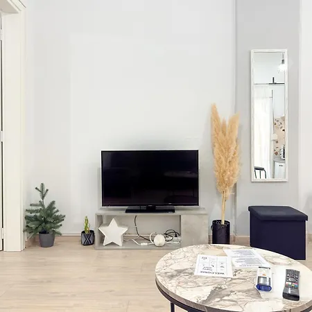Stylish Retreat In The Heart Of Tesalónica