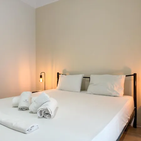 Stylish Retreat In The Heart Of *